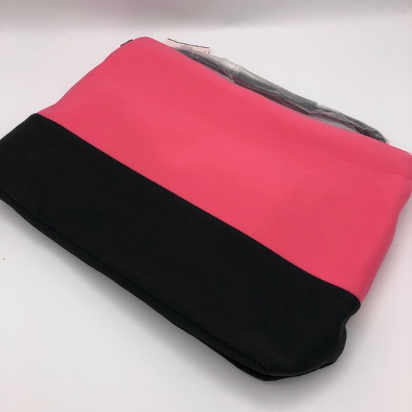 Victoria’s Secret Limited Edition Insulated Cooler - Picture 5 of 6